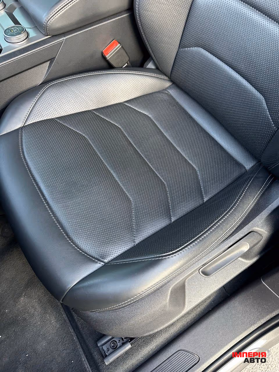 Volkswagen Touareg - фото 16