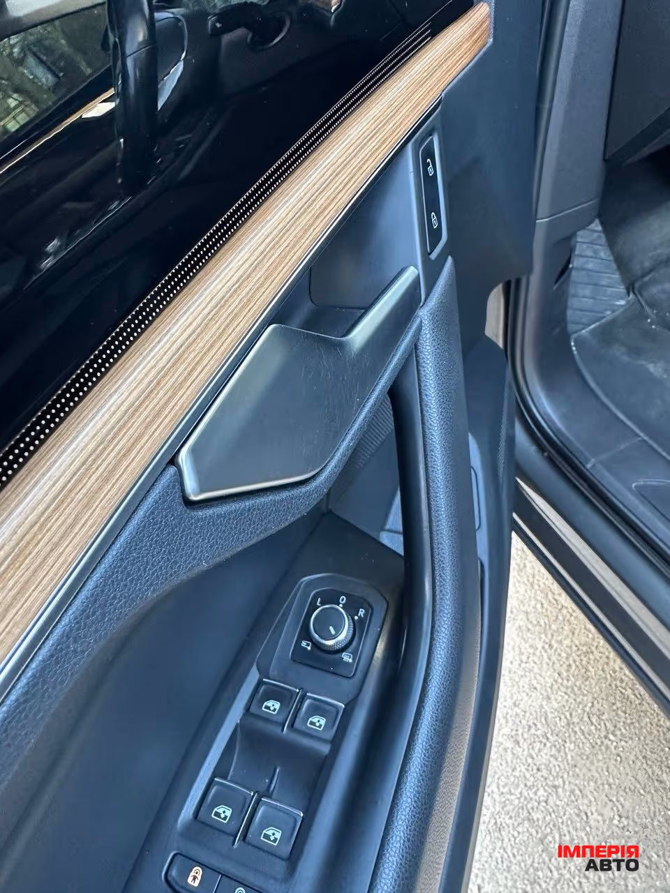 Volkswagen Touareg - фото 15