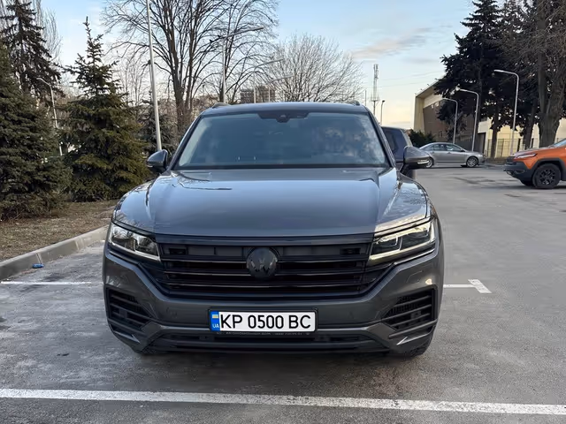 Volkswagen Touareg - фото 2