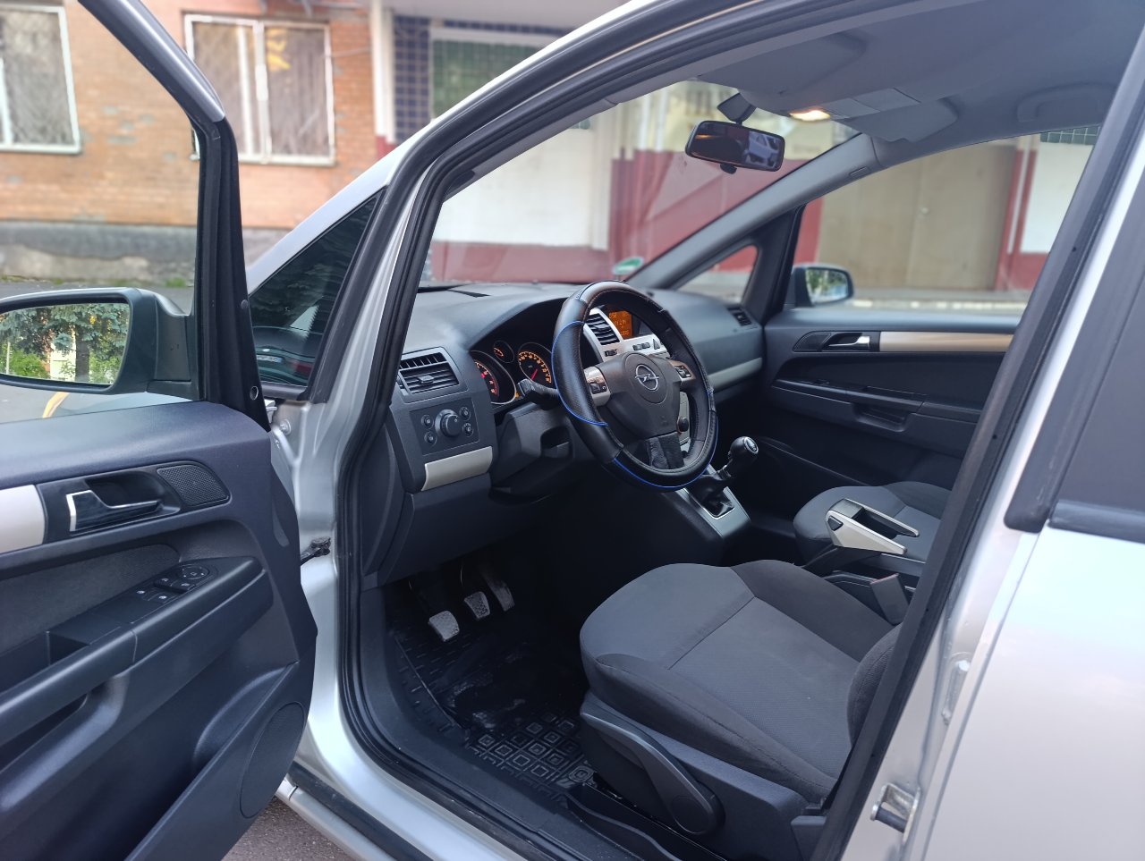 Opel Zafira - фото 2