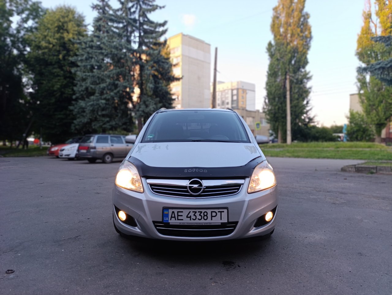 Opel Zafira - фото 1