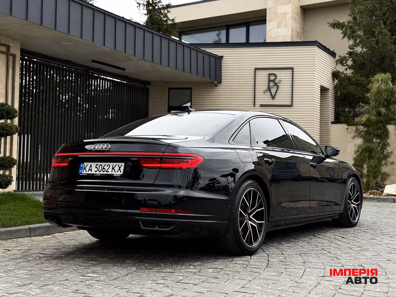 Audi A8 - фото 21