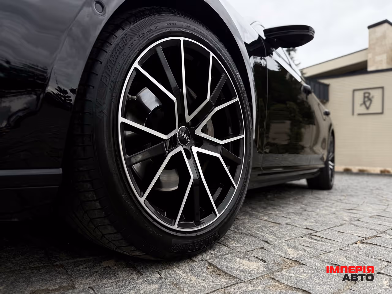 Audi A8 - фото 7