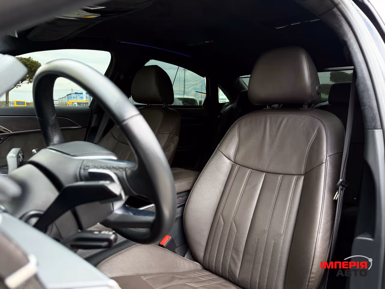 Audi A8 - фото 30