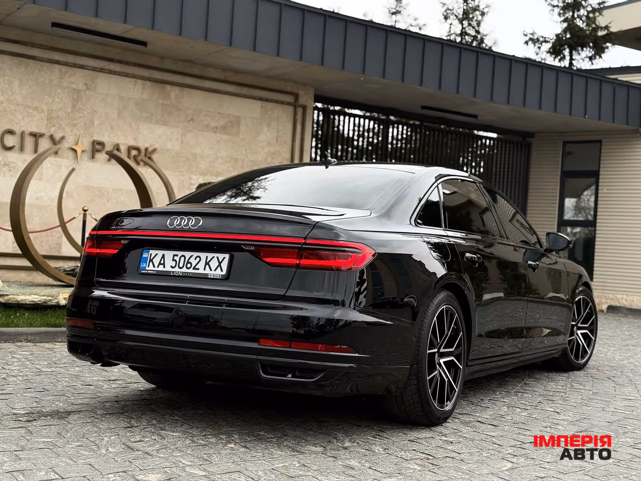 Audi A8 - фото 19