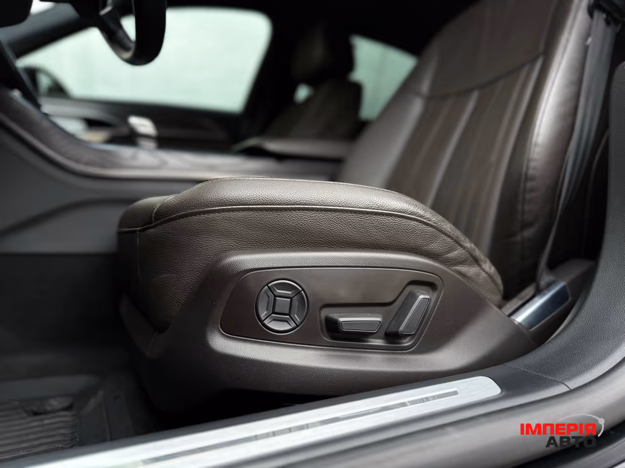 Audi A8 - фото 29