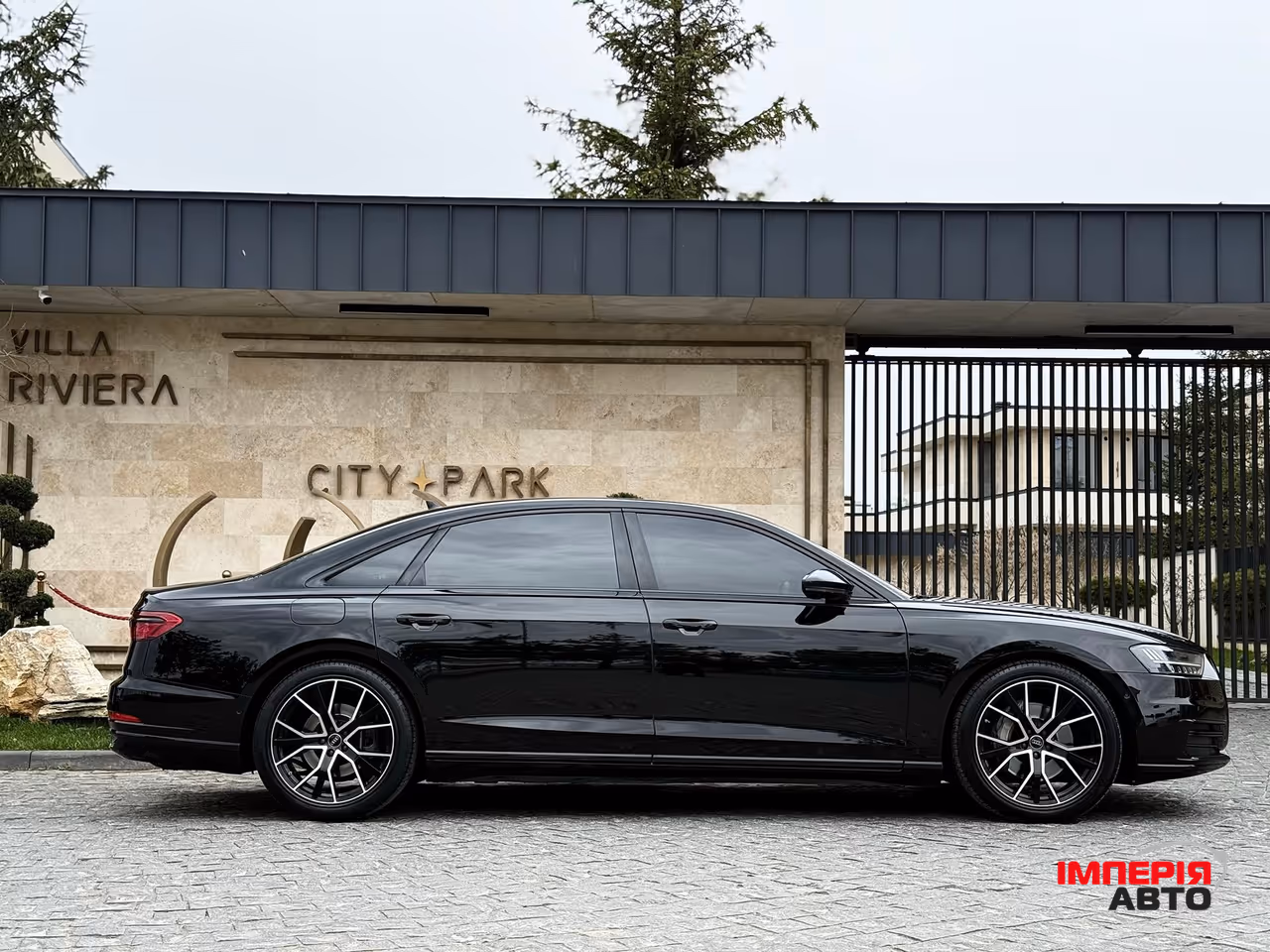 Audi A8 - фото 23