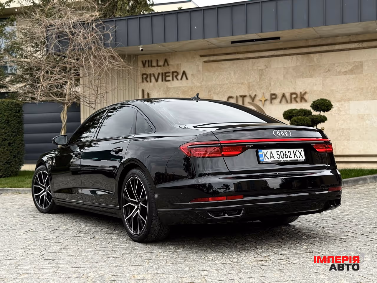 Audi A8 - фото 16
