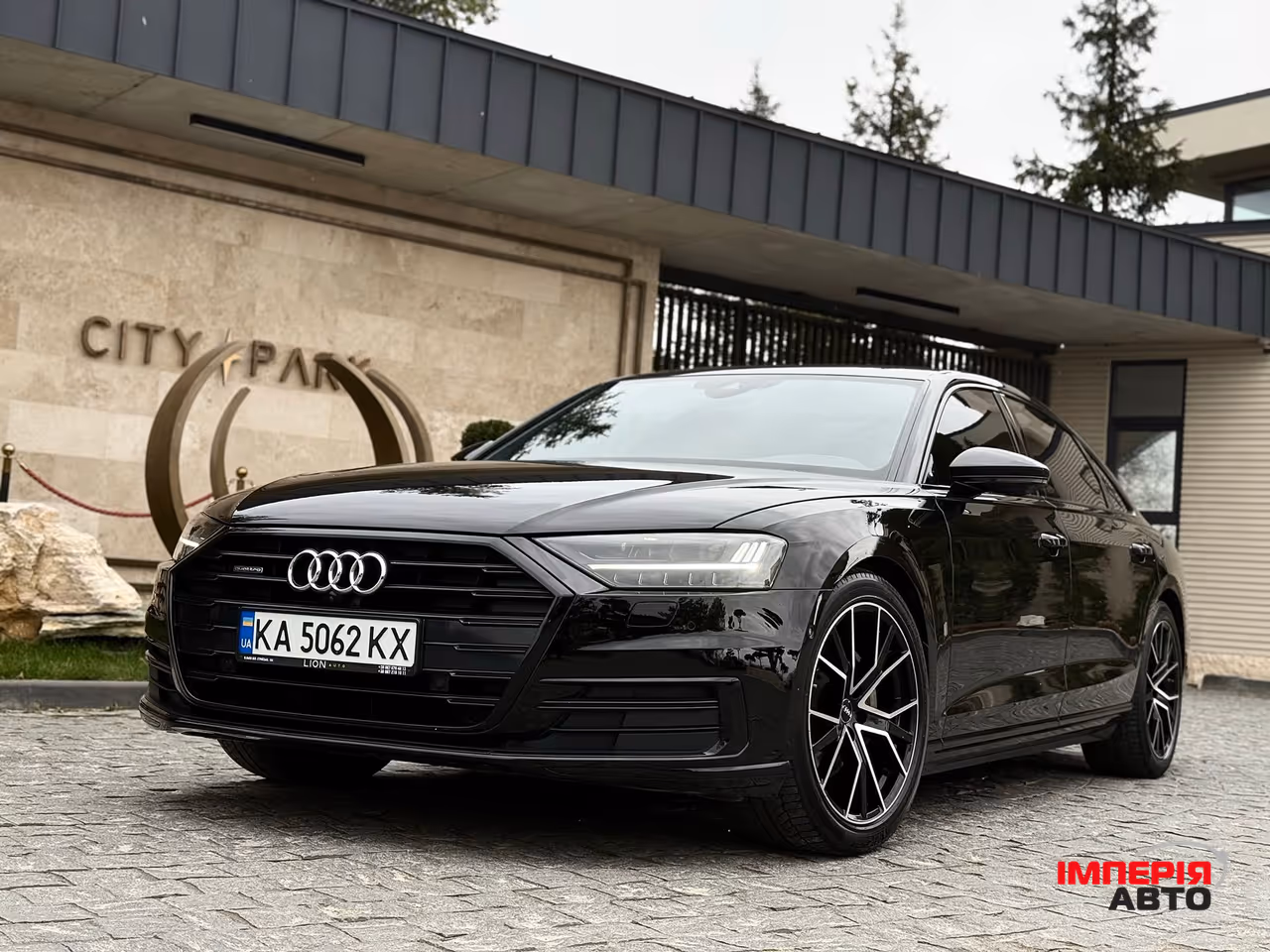 Audi A8 - фото 4
