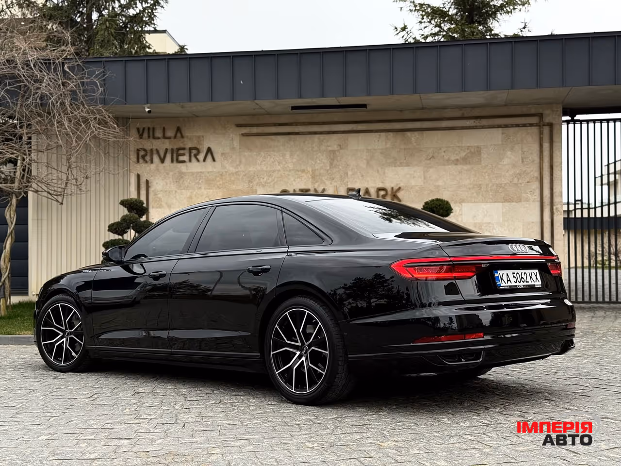 Audi A8 - фото 17