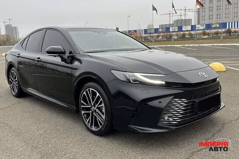 Toyota Camry - фото 3