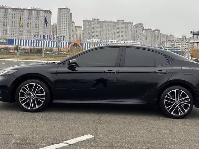 Toyota Camry - фото 5