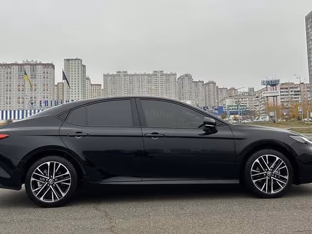 Toyota Camry - фото 4