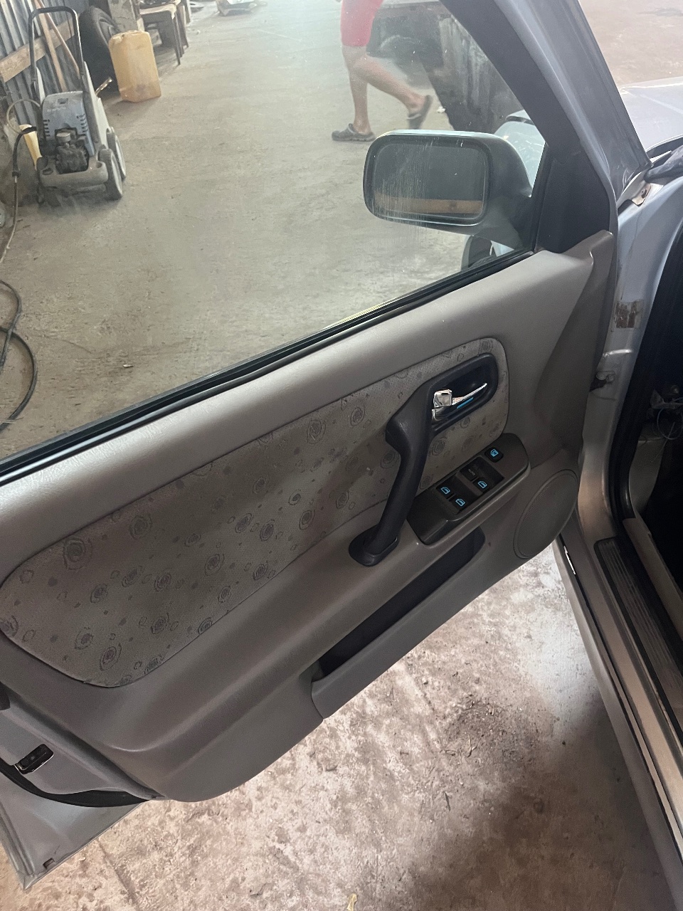 Nissan Primera - фото 2