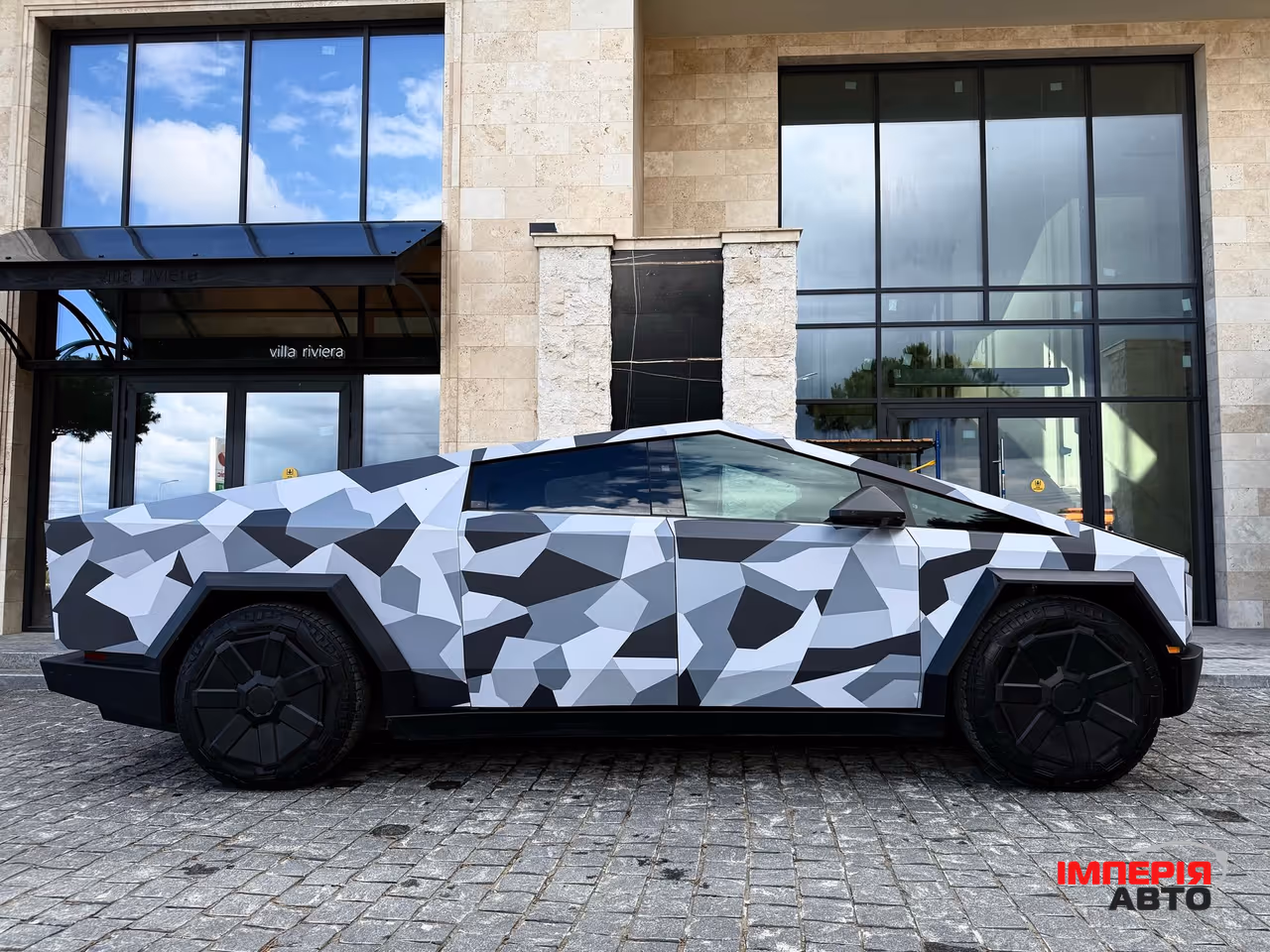 Tesla Cybertruck - фото 25