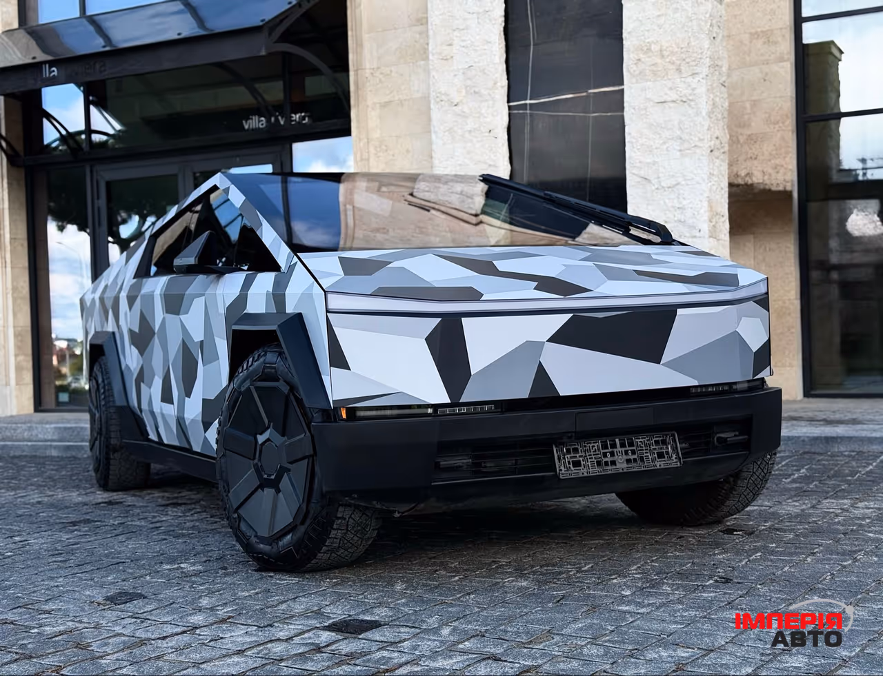 Tesla Cybertruck - фото 1