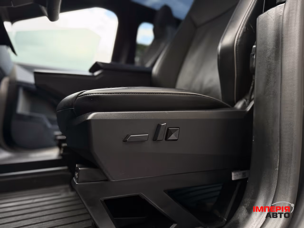Tesla Cybertruck - фото 32