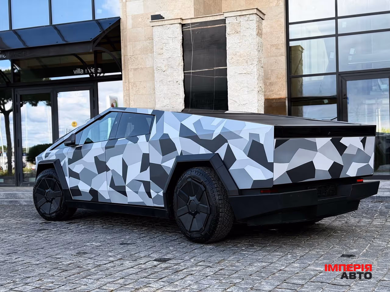 Tesla Cybertruck - фото 15