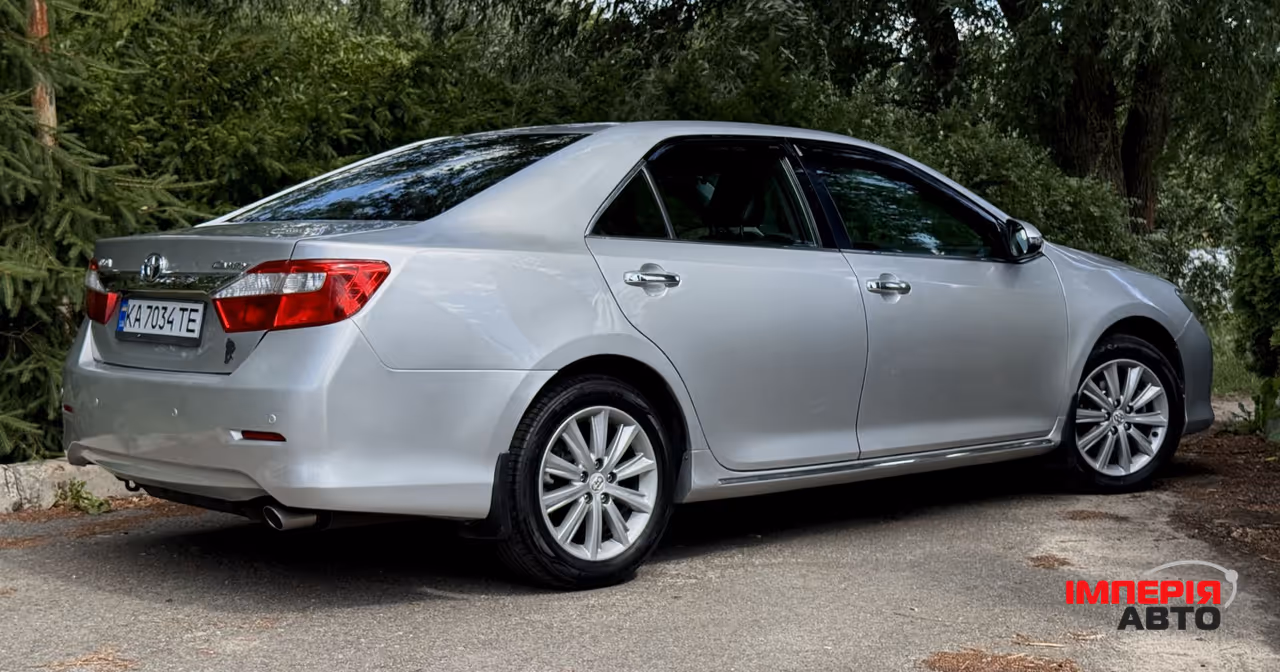Toyota Camry - фото 12