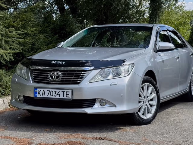 Toyota Camry - фото 5