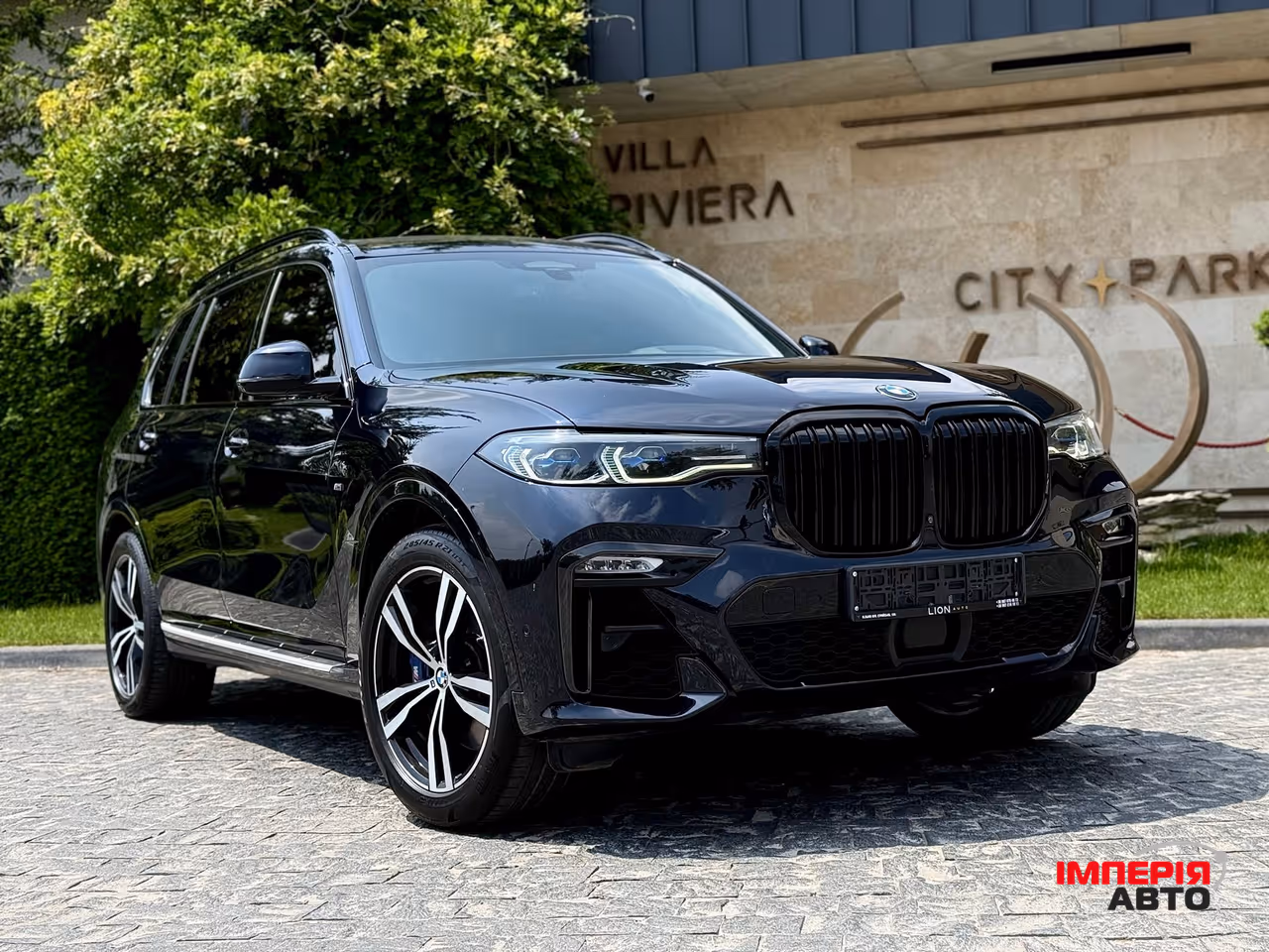 BMW X7 - фото 1