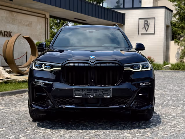 BMW X7 - фото 3