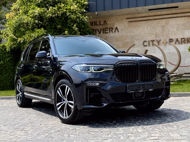 BMW X7 - фото 1