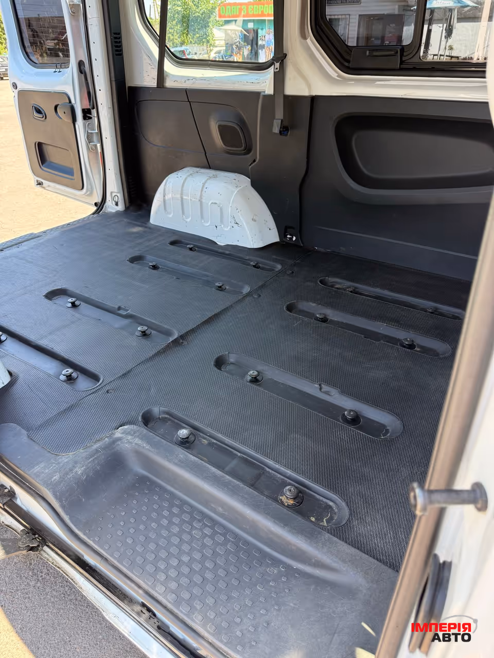 Opel Vivaro - фото 9