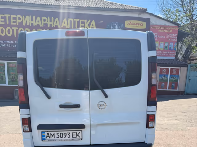 Opel Vivaro - фото 4