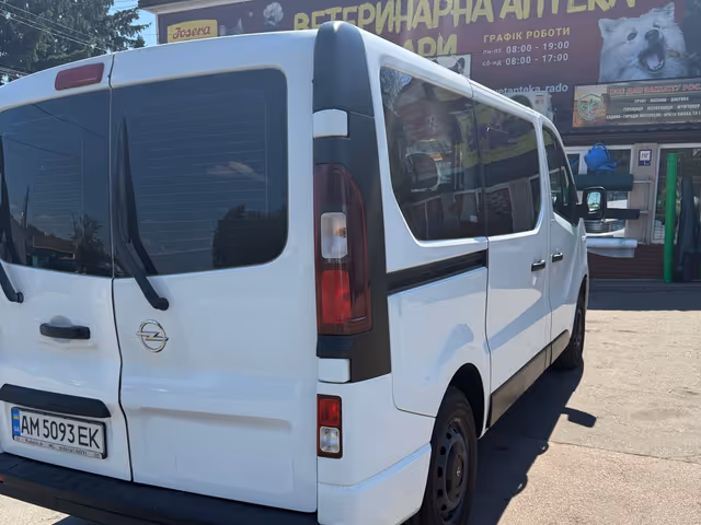 Opel Vivaro - фото 5