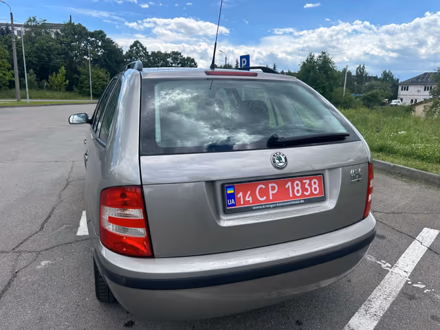 Skoda Fabia - фото 2