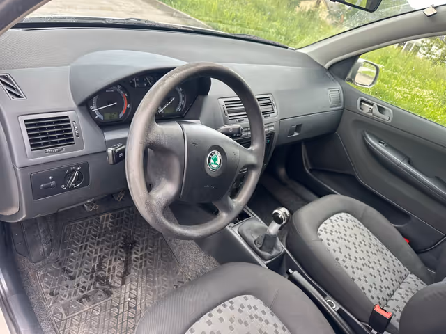 Skoda Fabia - фото 3