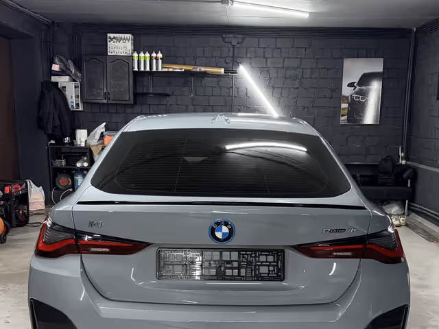 BMW i4 - фото 3