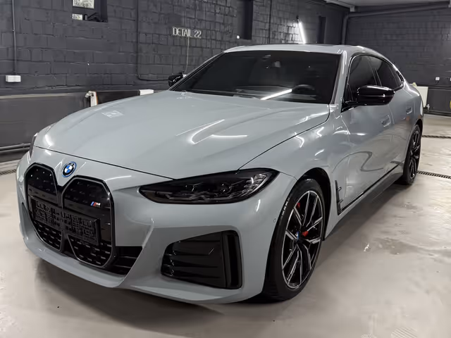 BMW i4 - фото 1