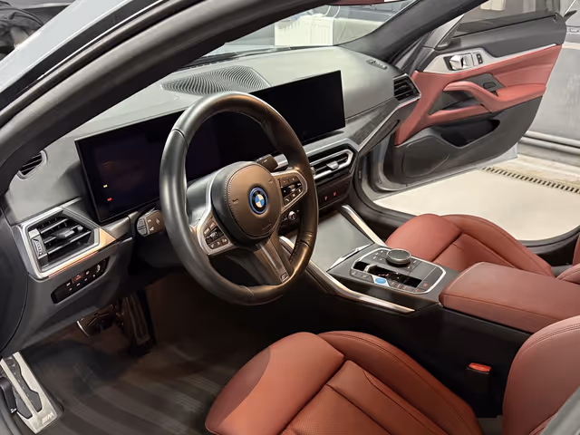 BMW i4 - фото 2
