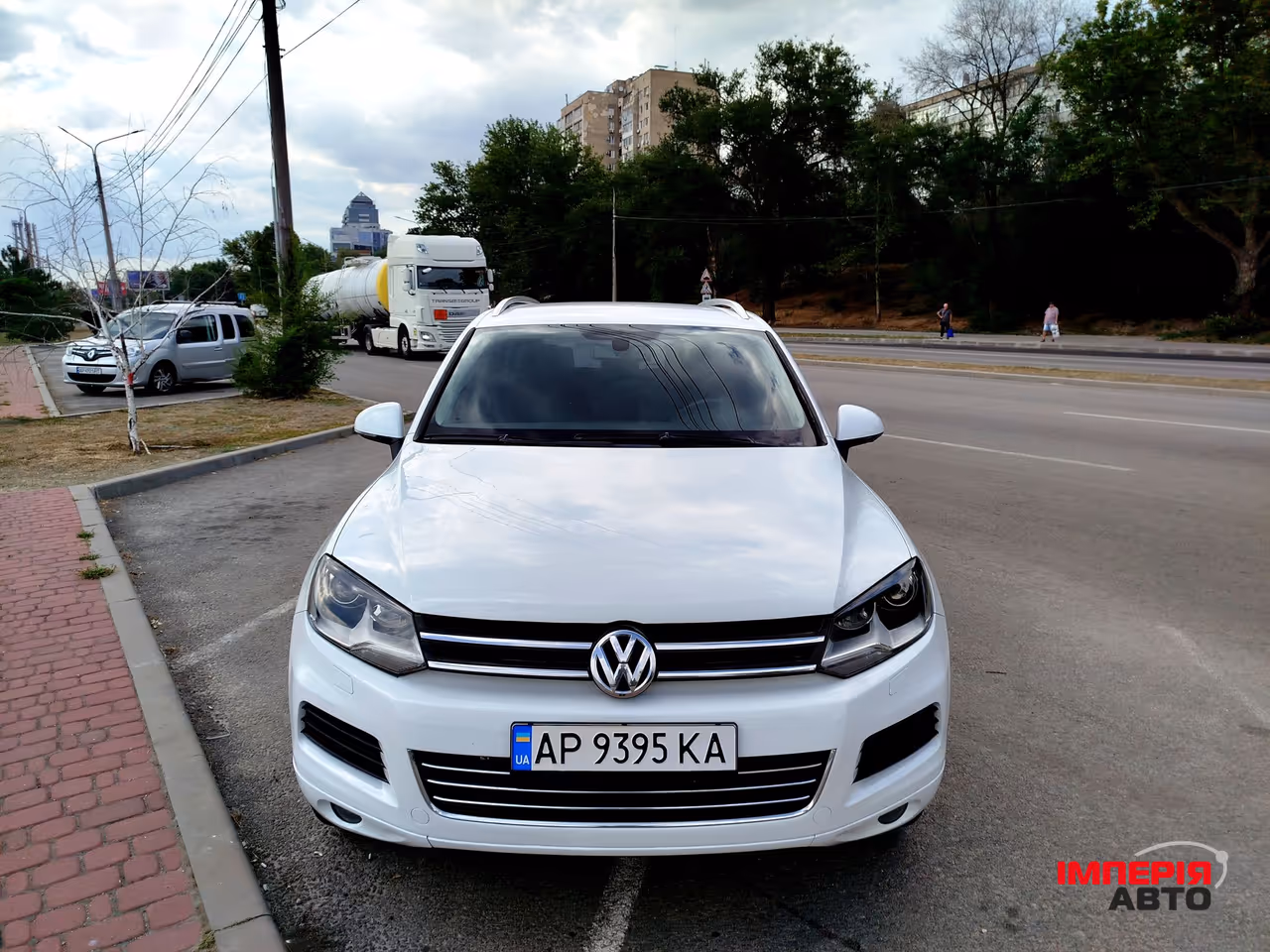 Volkswagen Touareg - фото 4
