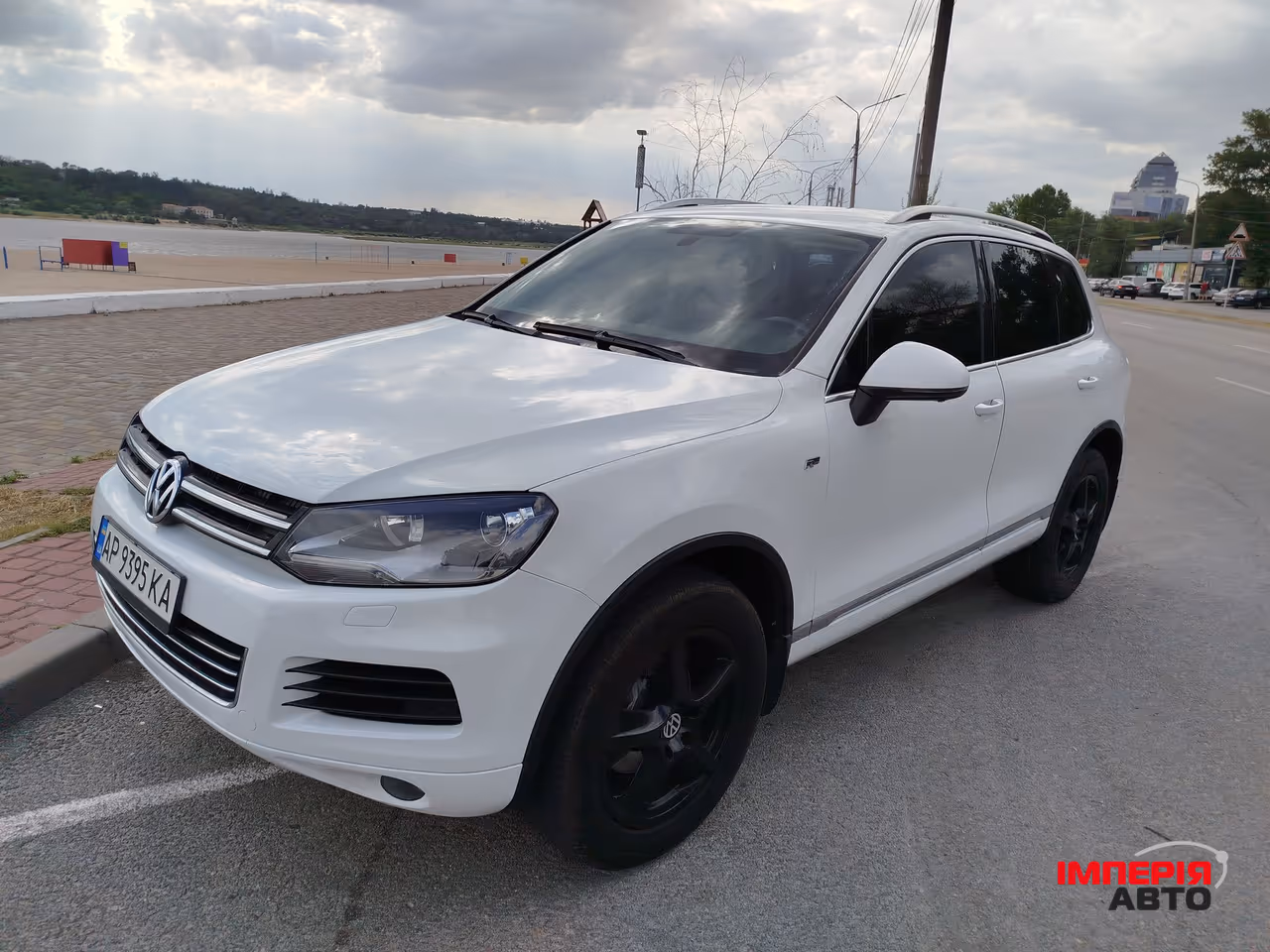 Volkswagen Touareg - фото 7