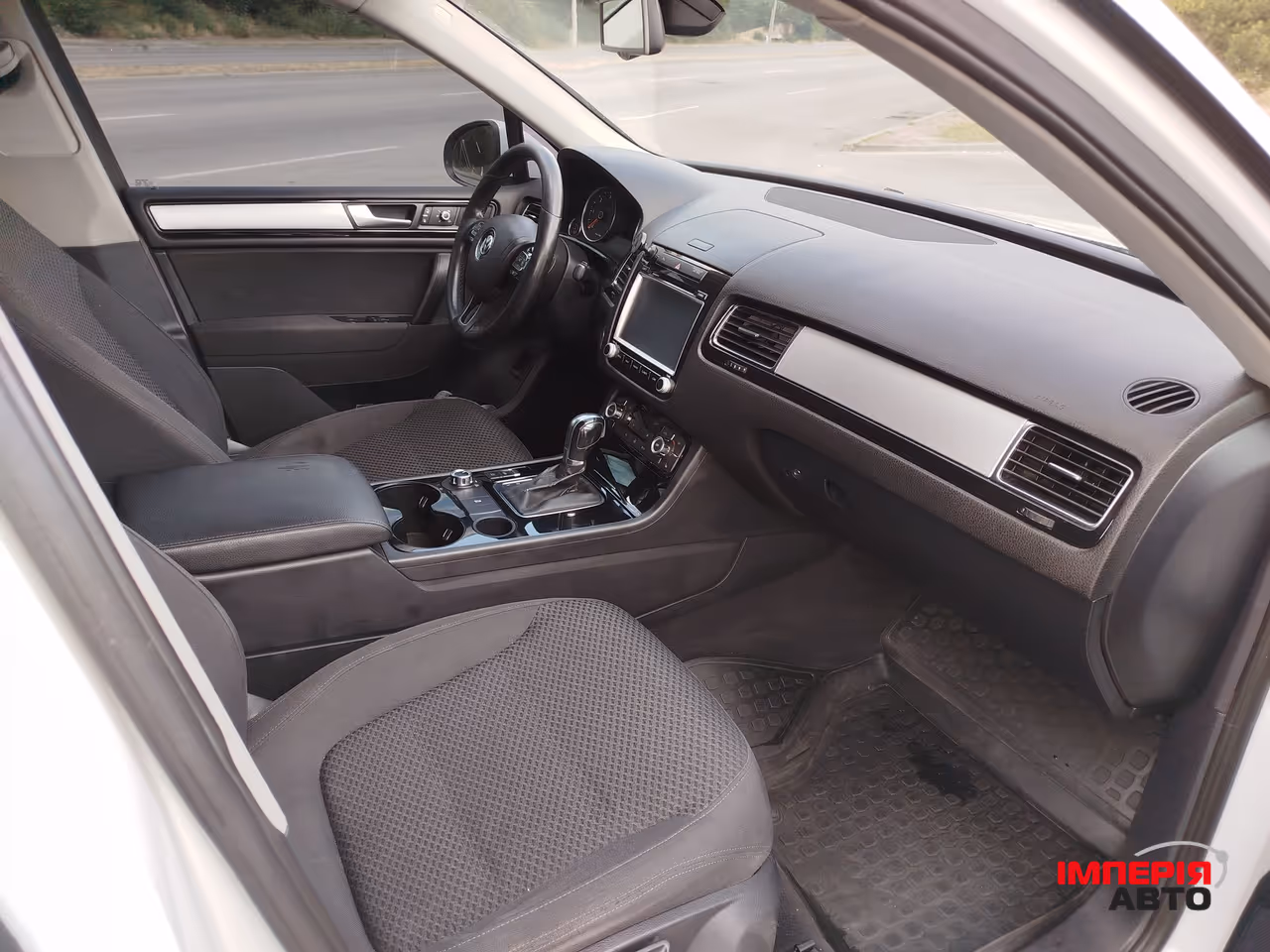 Volkswagen Touareg - фото 13
