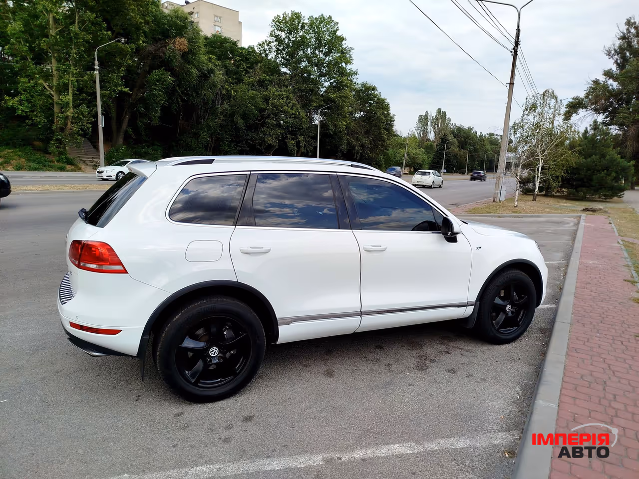 Volkswagen Touareg - фото 11