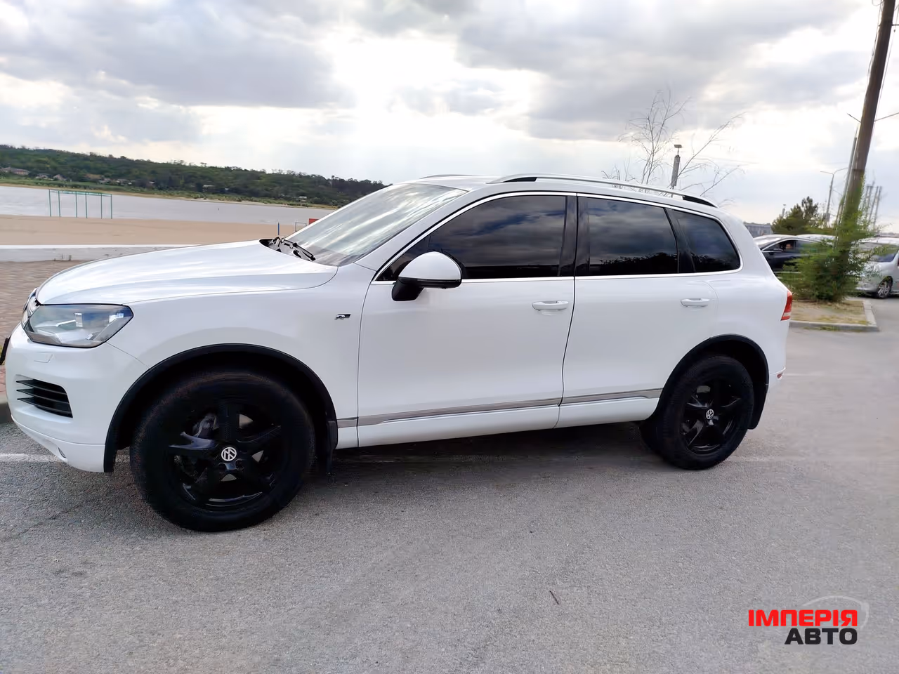 Volkswagen Touareg - фото 6