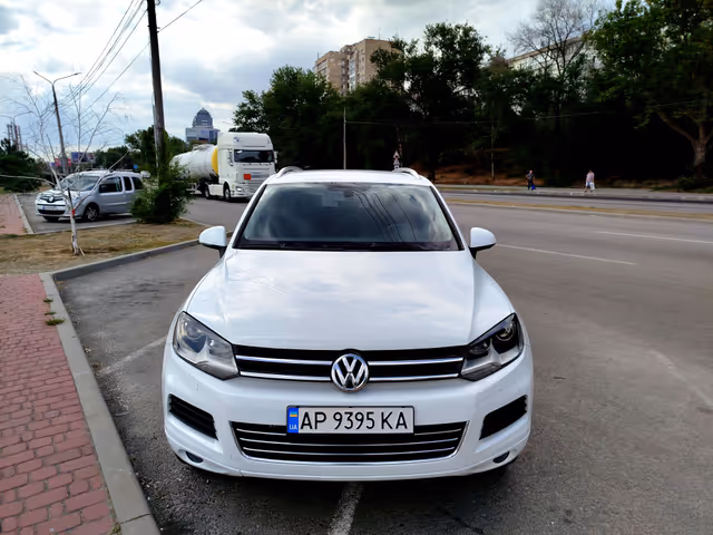 Volkswagen Touareg - фото 4