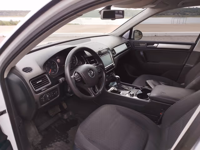 Volkswagen Touareg - фото 5