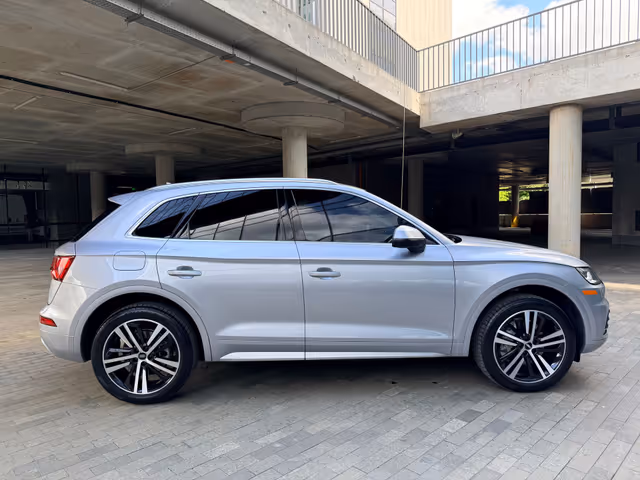 Audi Q5 - фото 5