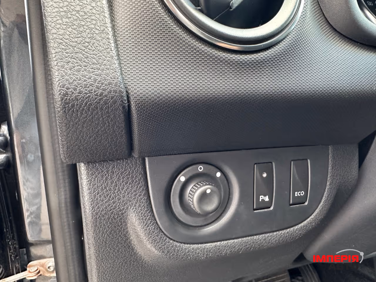 Renault Sandero - фото 13