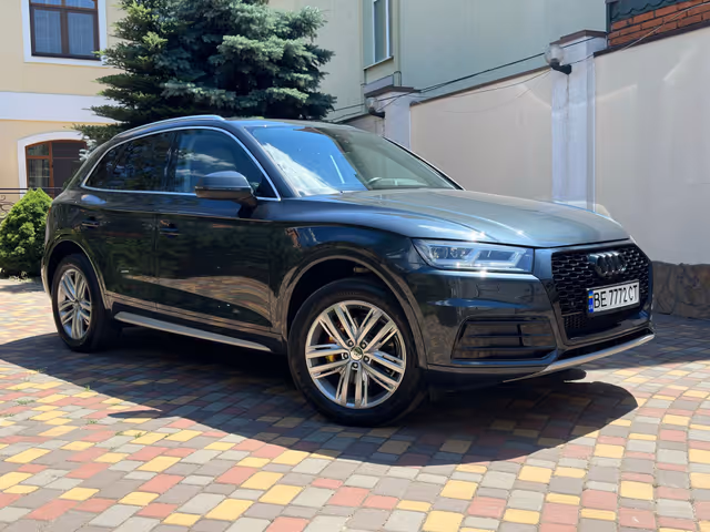 Audi Q5 - фото 1