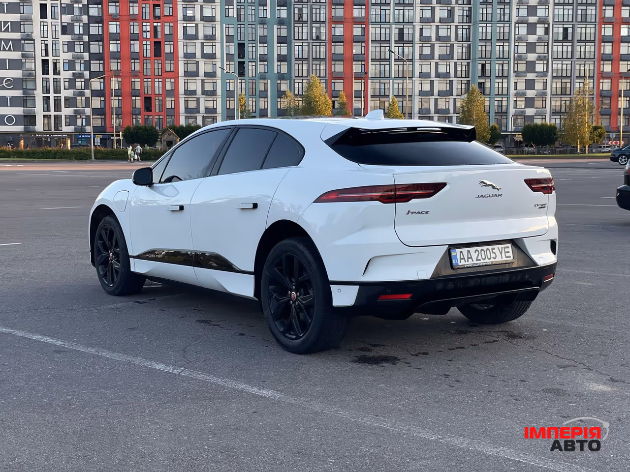 Jaguar I-Pace - фото 7