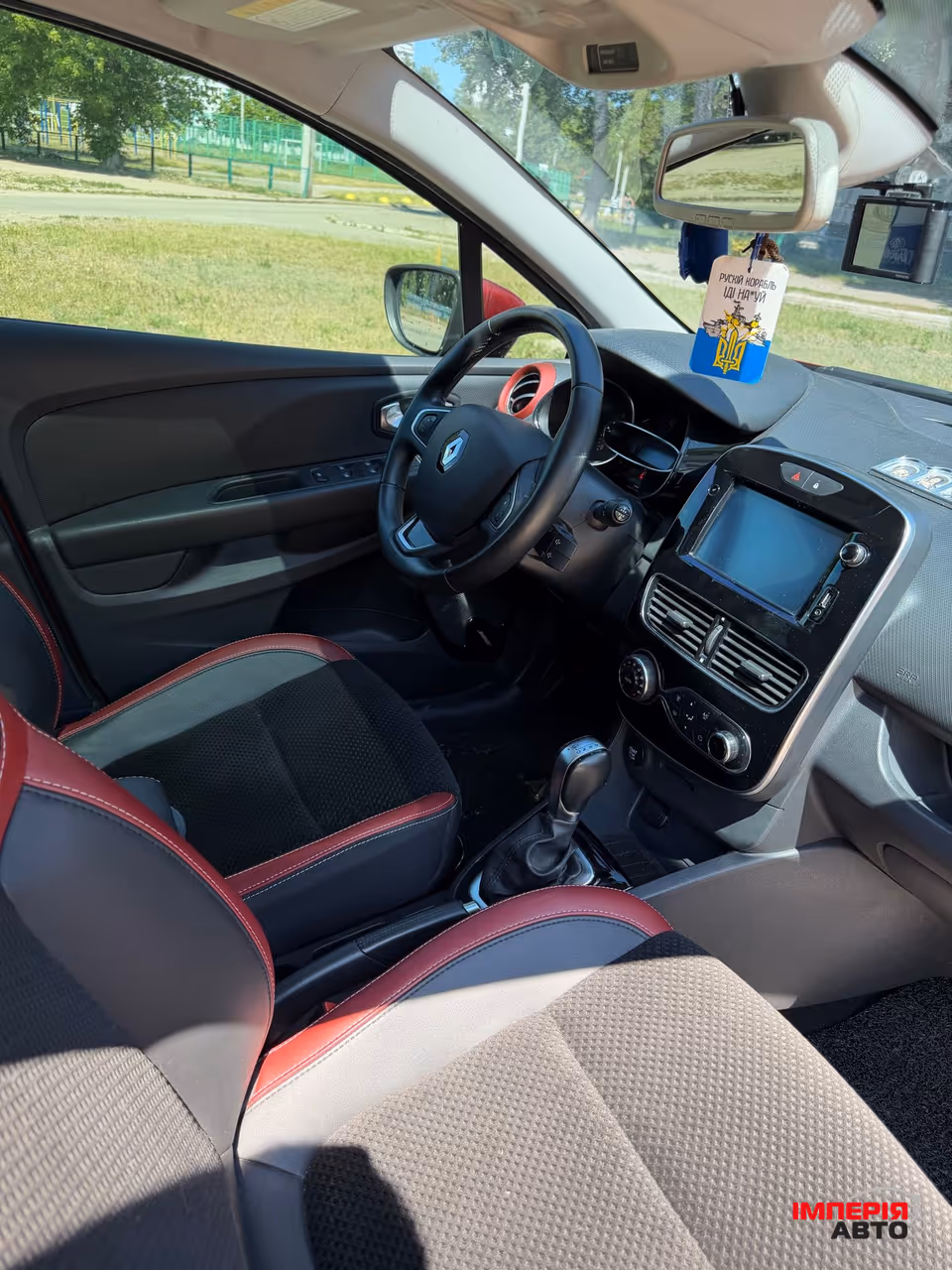 Renault Clio - фото 4