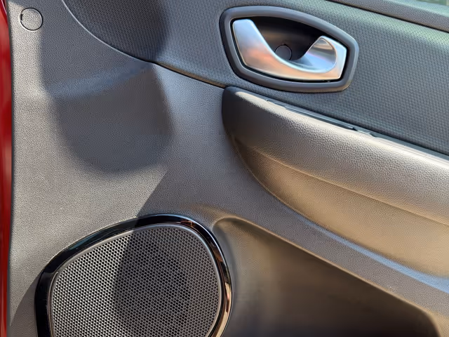 Renault Clio - фото 3