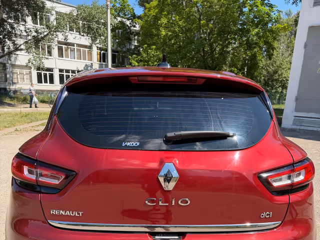 Renault Clio - фото 1