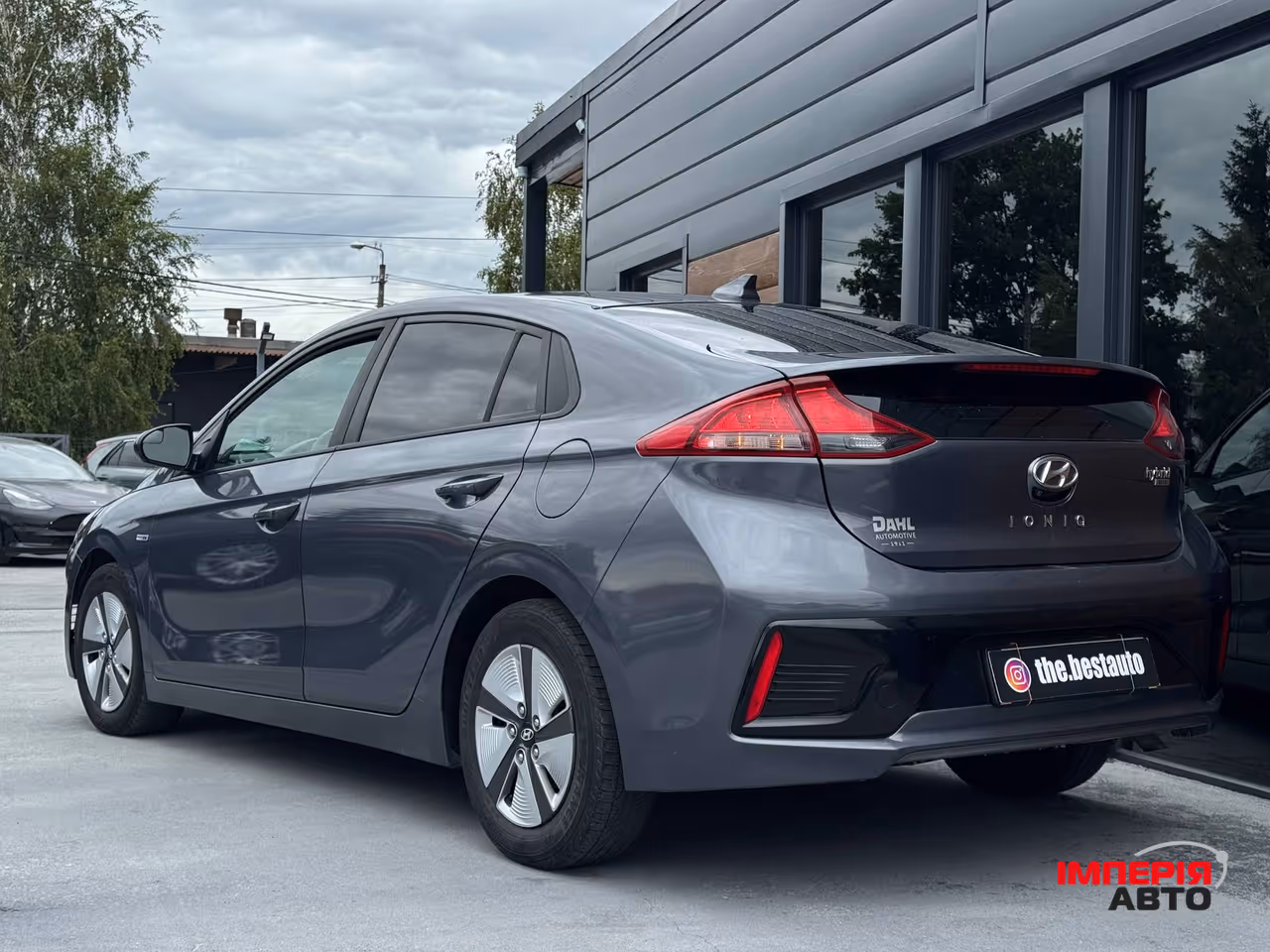 Hyundai IONIQ - фото 6